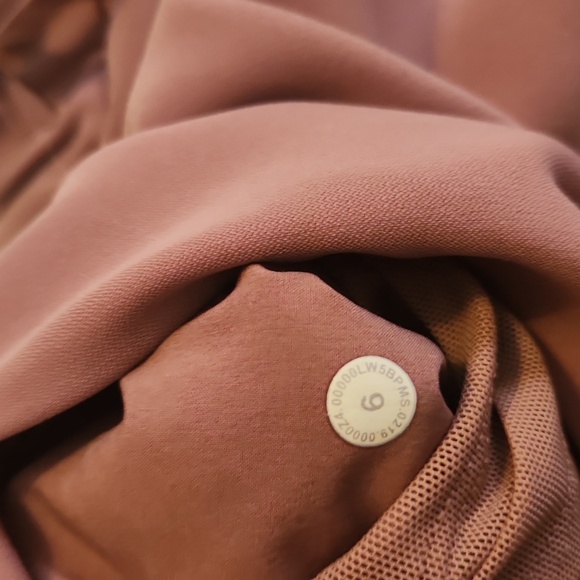 Lululemon On the Fly pants - Picture 5 of 10